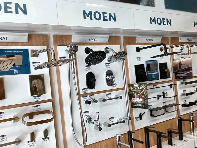 Exhibición de grifería