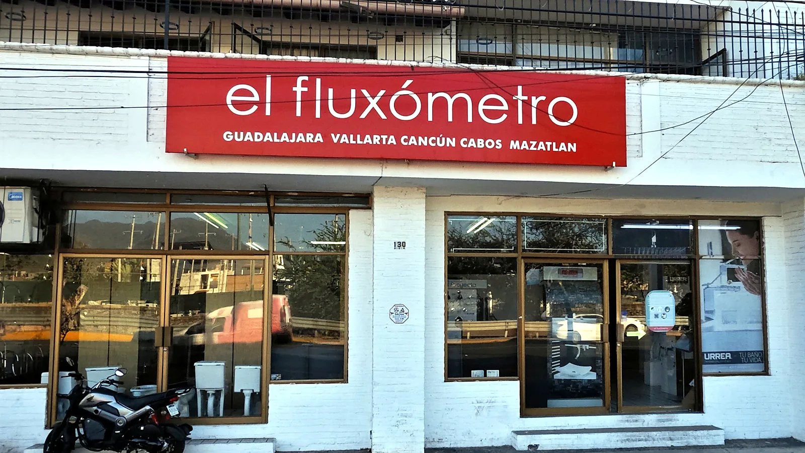 Fachada El Fluxómetro Puerto Vallarta